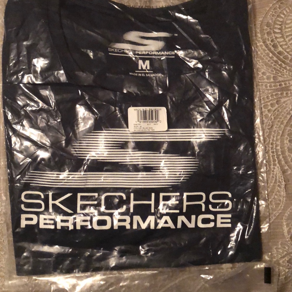 Skechers Performance Elite women’s tee.